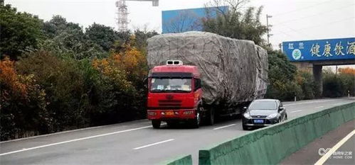 17.5米高低板幾成廢鐵，13米車成集裝箱道路運輸新寵